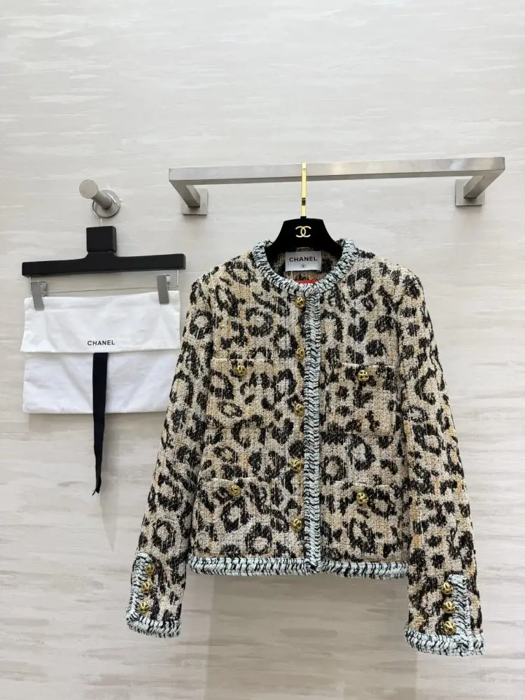 Chanel Костюм твідовий жіночий з леопардовым принтом — Фото 2
