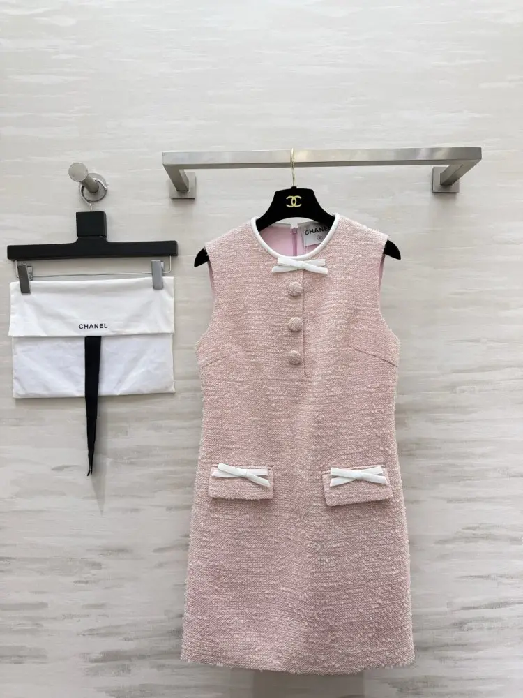 Chanel — Плаття, Сукня без рукавів з твіду