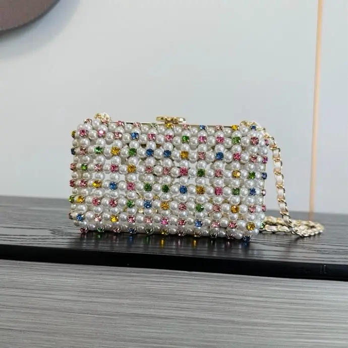 Chanel — Вечерняя сумка CHANEL Metal Pearl Minaudiere 16 см