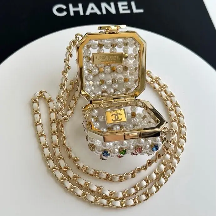 Chanel Evening a bag CHANEL Metal Pearl Minaudiere Mini — Photo 4