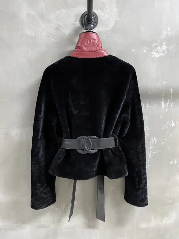 Chanel Куртка меховая с кожаной подкладкой — Фото 3