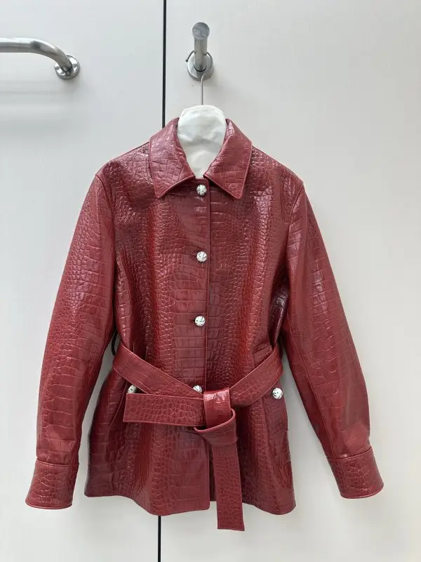 Chanel Куртка шкіряна жіноча з тисненням під крокодила — Фото 2