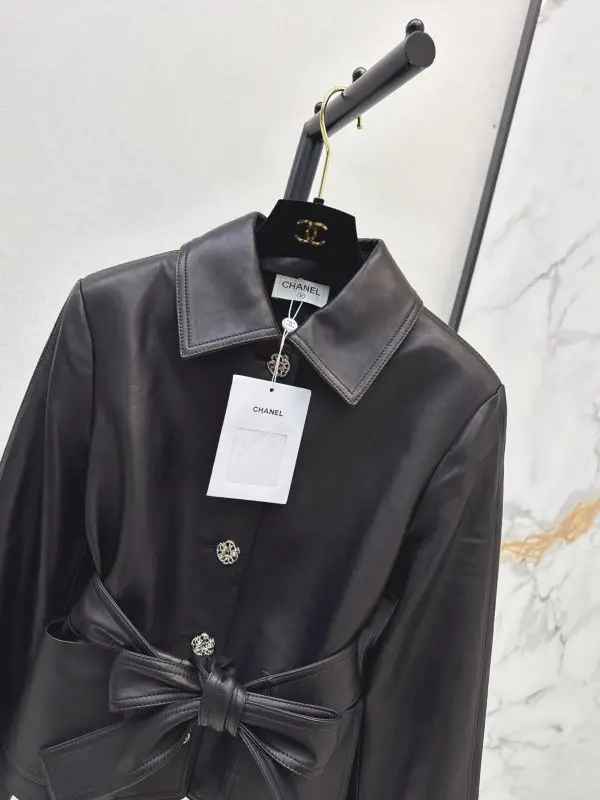 Chanel Куртка кожаная женская — Фото 3