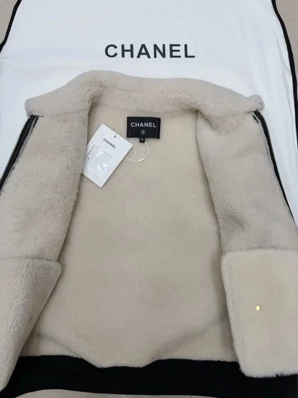 Chanel Куртка шкіряна жіноча — Фото 4