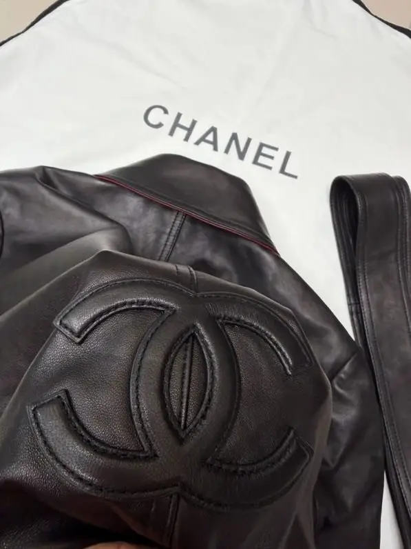 Chanel Jacket leather women's — Photo 4