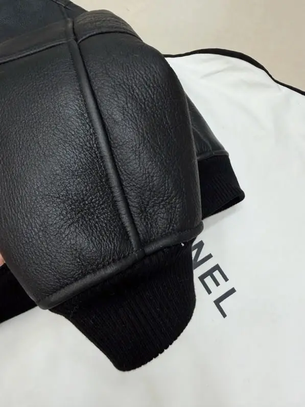 Chanel Куртка шкіряна жіноча — Фото 5