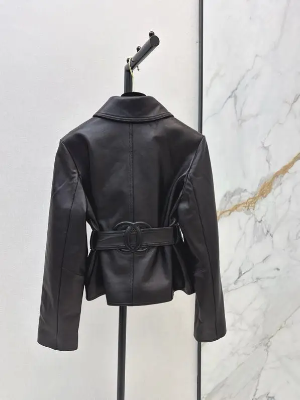Chanel Куртка кожаная женская — Фото 5