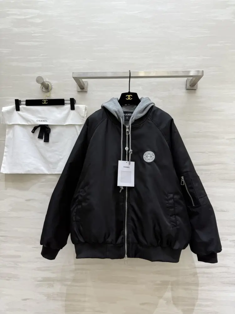 Chanel — Куртка жіноча