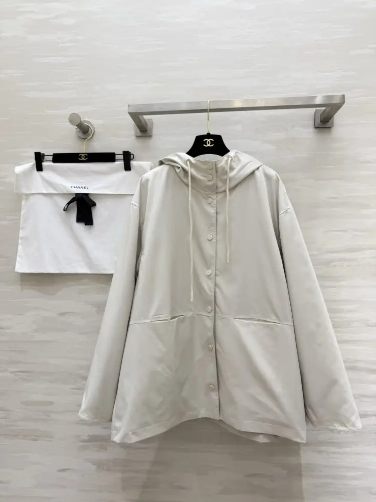 Chanel Куртка женская — Фото 1