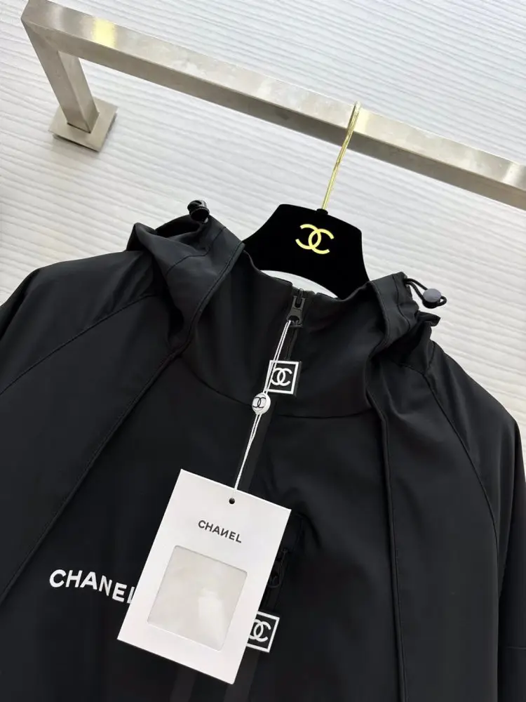 Chanel Куртка женская — Фото 3