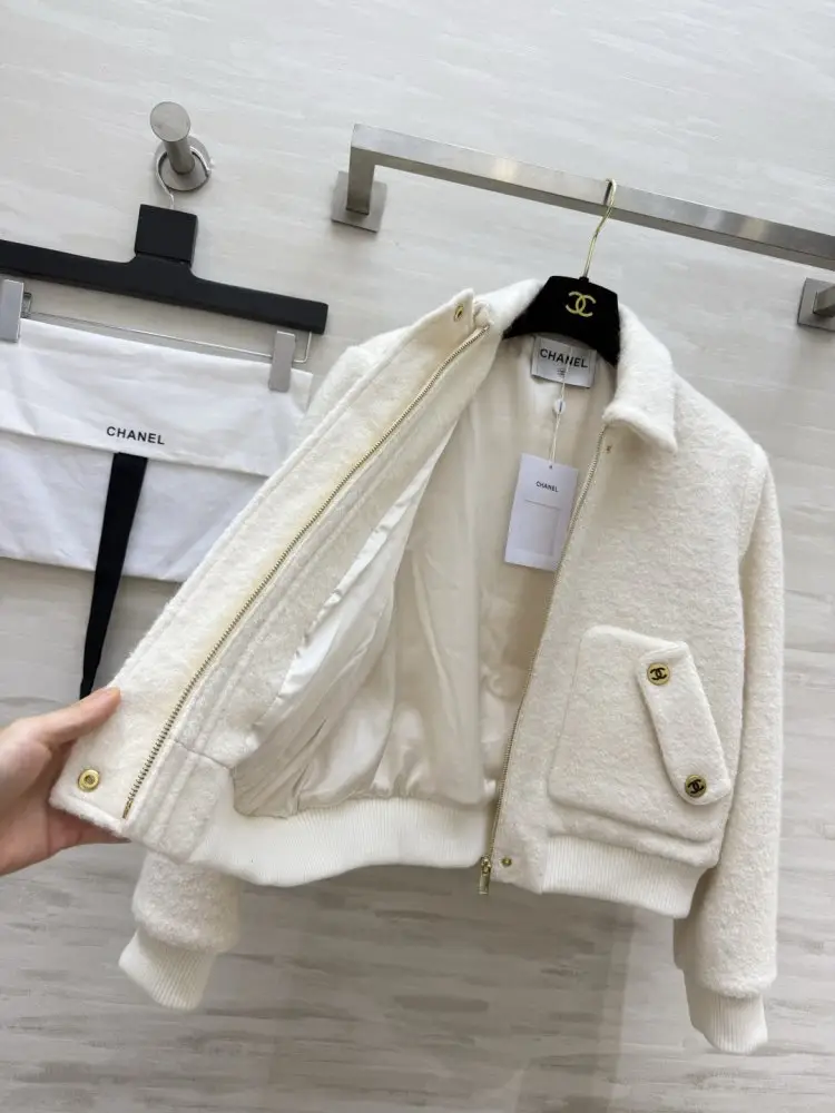 Chanel Куртка женская — Фото 3