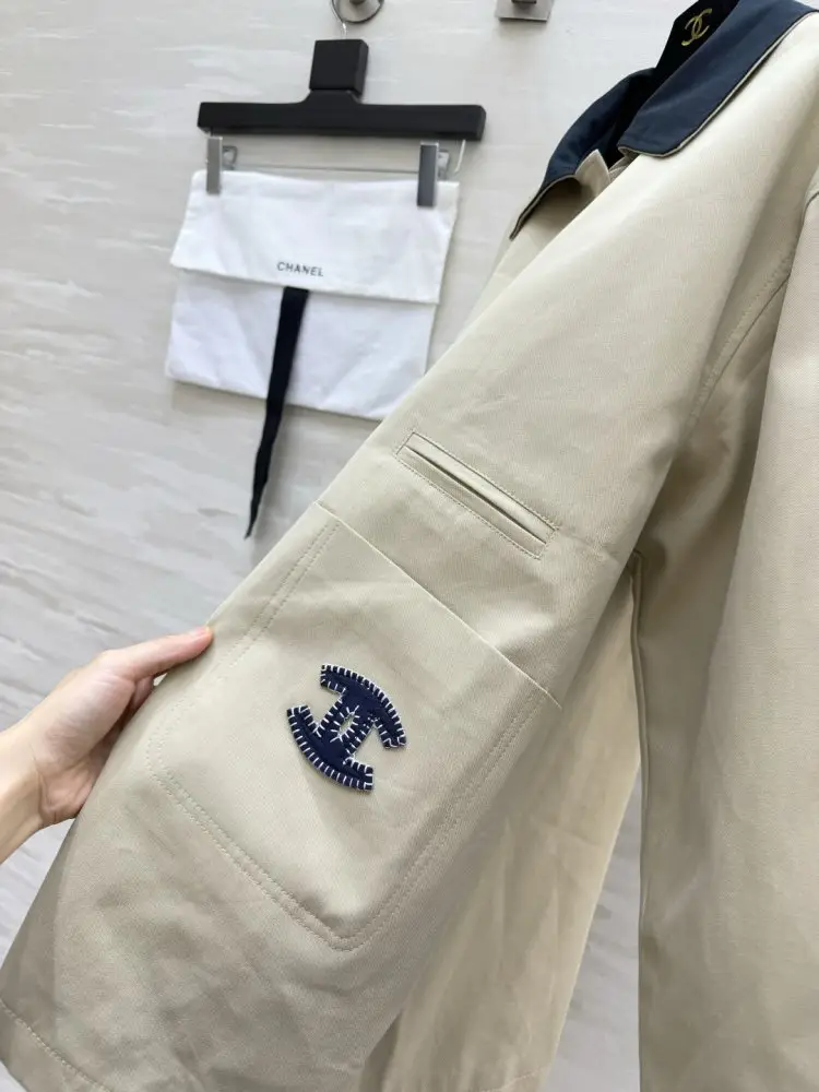 Chanel Jacket women's — Photo 3