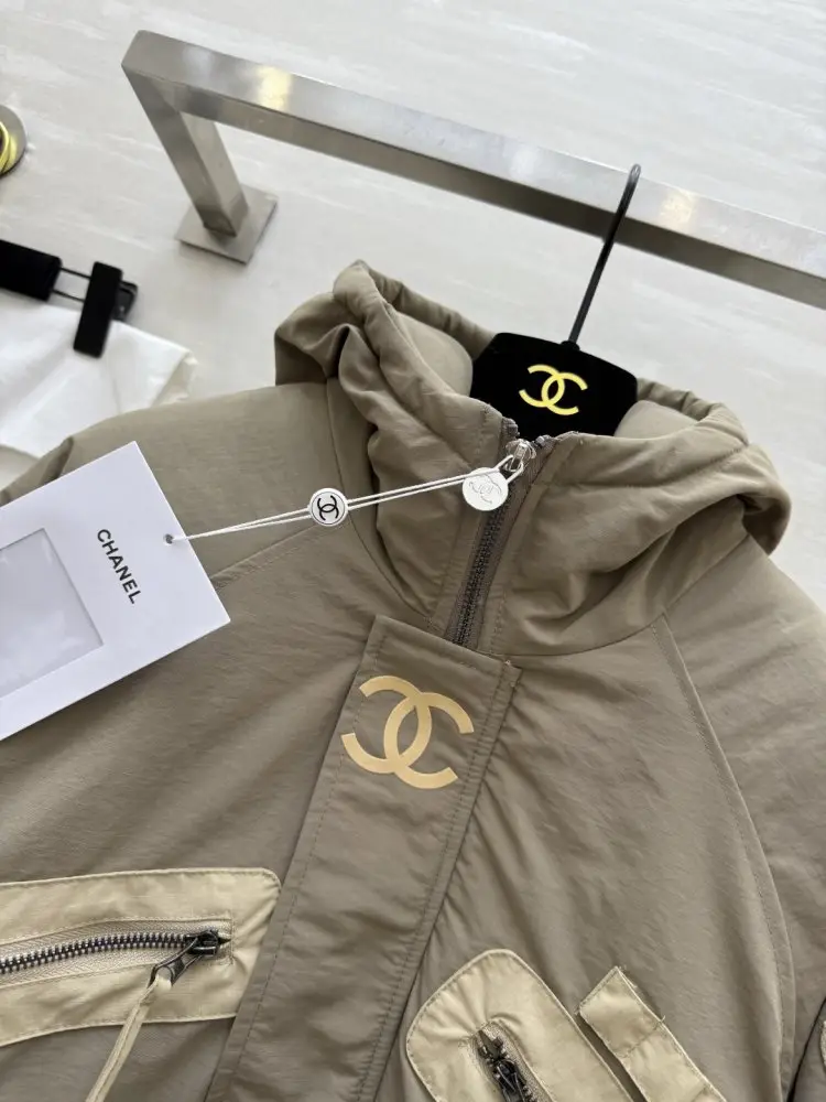 Chanel Jacket women's — Photo 4