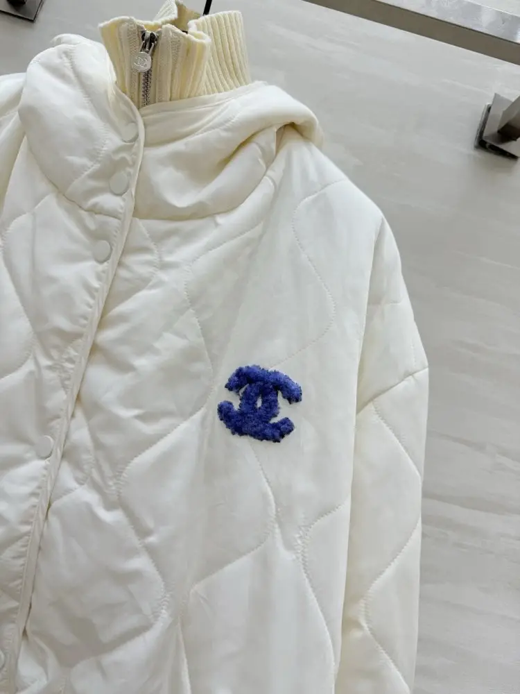 Chanel Jacket women's — Photo 4