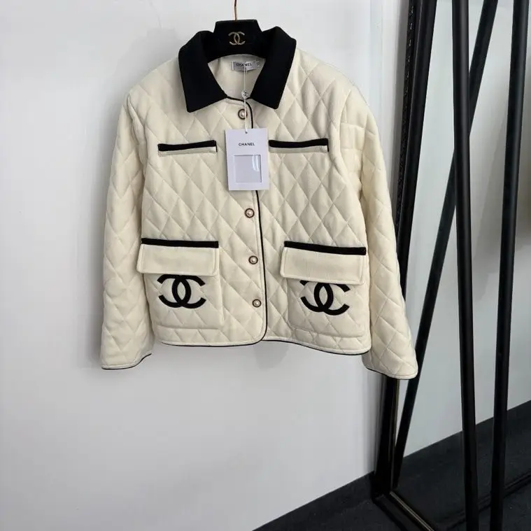 Chanel Jacket women's — Photo 4