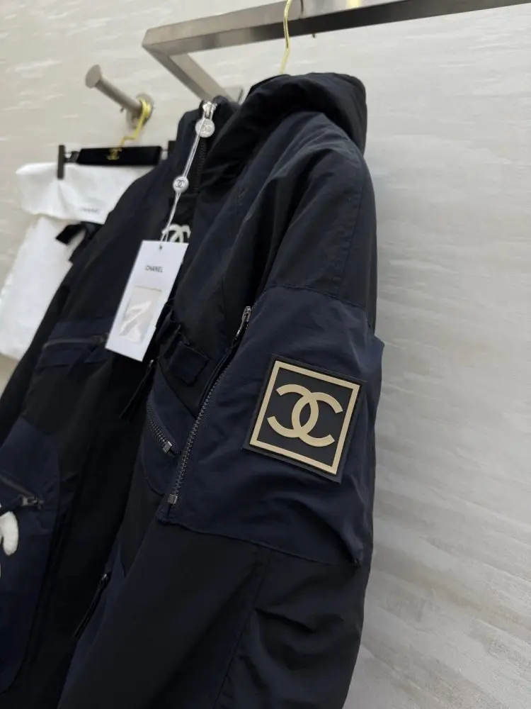 Chanel Куртка женская — Фото 4