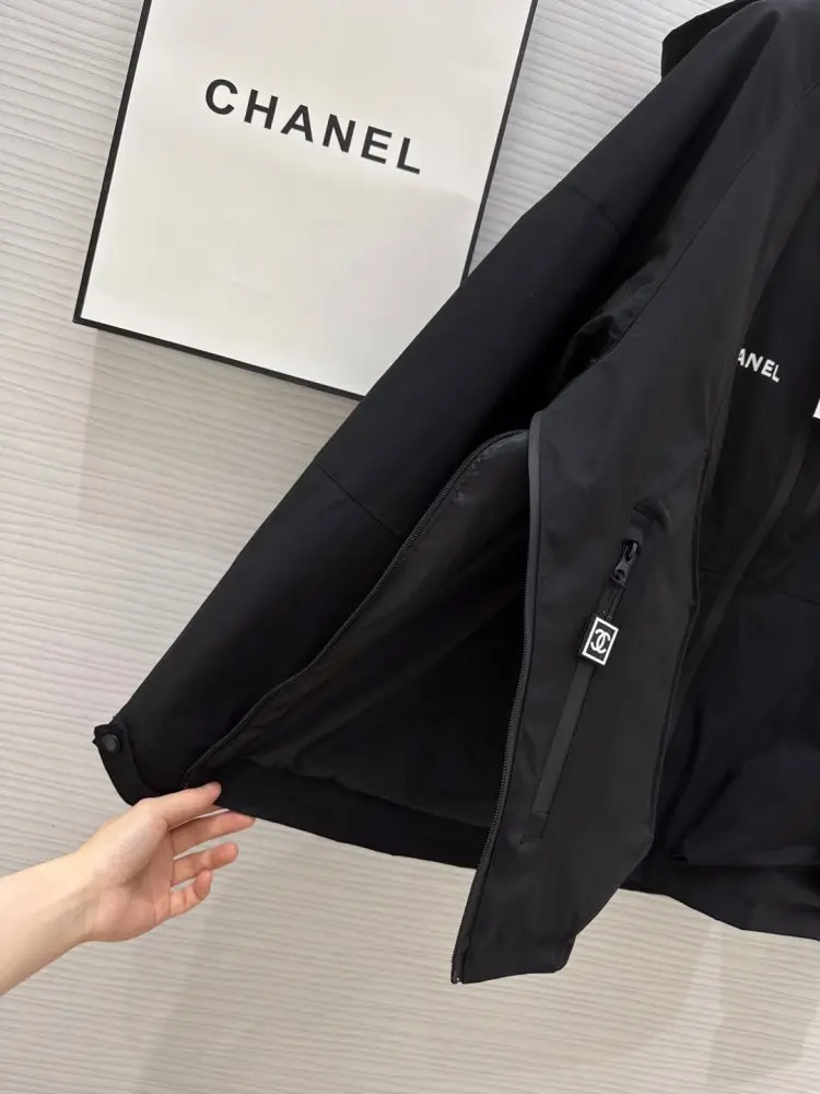Chanel Куртка женская — Фото 5