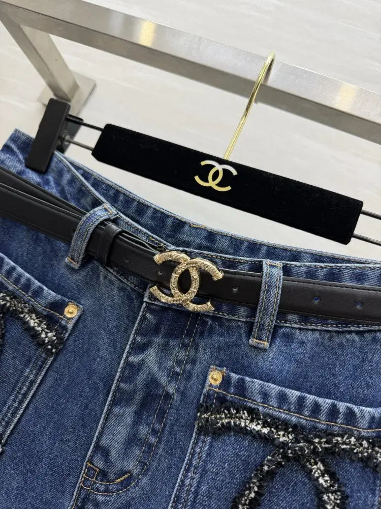 Chanel Джинсы женские — Фото 2