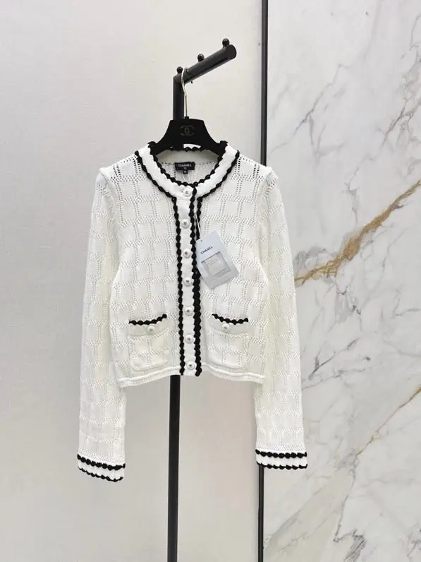 Chanel — В'язаний кардиган з довгими рукавами