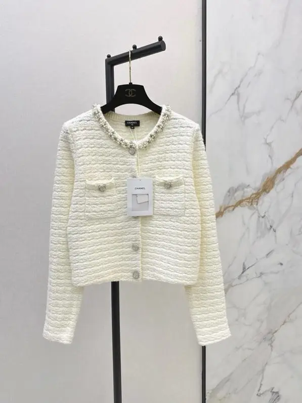 Chanel — В'язаний кардиган