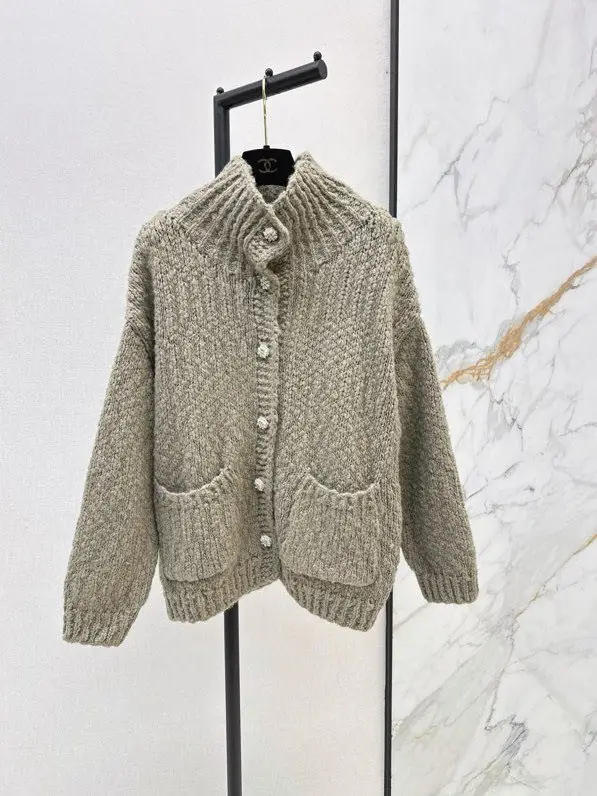 Chanel — В'язаний кардиган