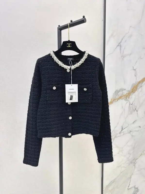 Chanel — В'язаний кардиган