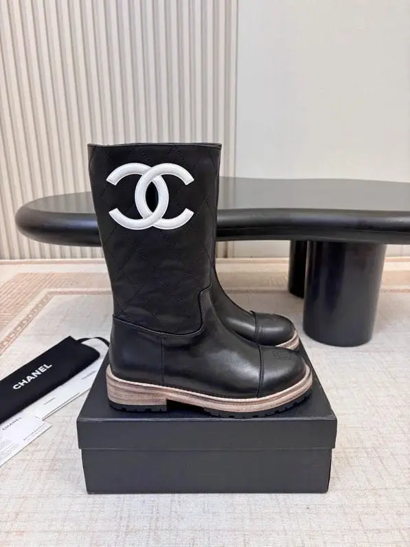 Chanel — Шкіряні жіночі чоботи