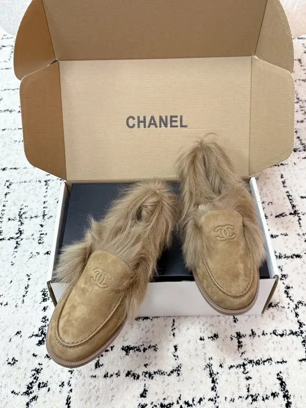 Chanel Лоферы CHANEL COCO NEIGE на хутрі — Фото 3