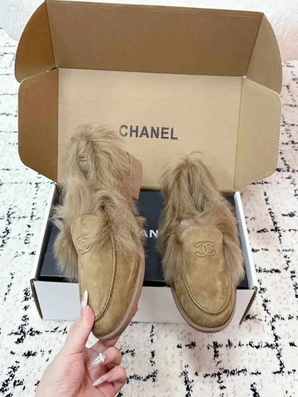 Chanel Лоферы CHANEL COCO NEIGE на хутрі — Фото 4