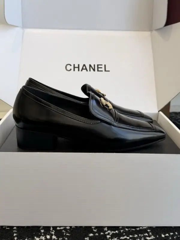Chanel Лоферы з квадратним носком — Фото 2