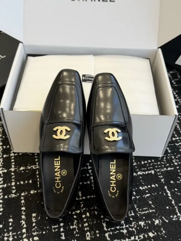 Chanel Лоферы з квадратним носком — Фото 3