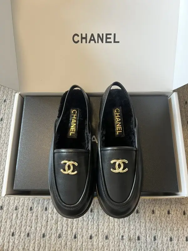 Chanel — Лоферы на хутрі жіночі