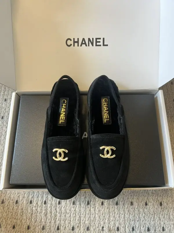 Chanel — Лоферы на хутрі жіночі