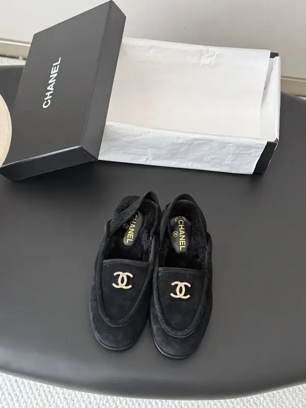 Chanel — Лоферы на хутрі жіночі