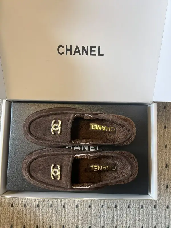 Chanel Лоферы на хутрі жіночі — Фото 2