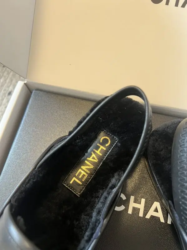 Chanel Лоферы на хутрі жіночі — Фото 3