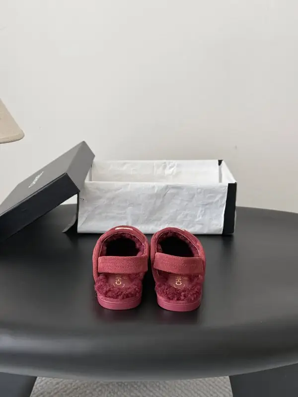 Chanel Лоферы на хутрі жіночі — Фото 3