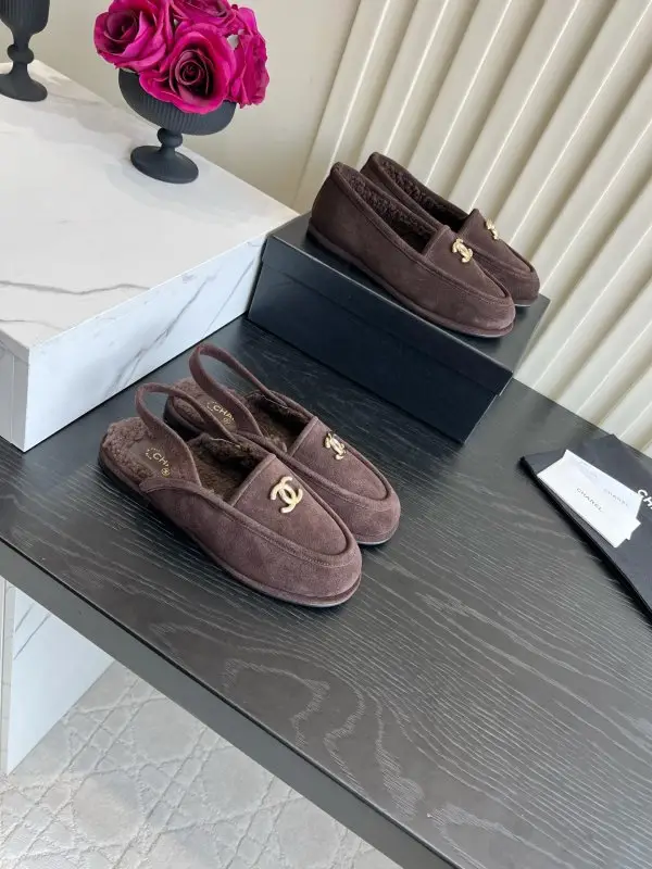 Chanel Лоферы на хутрі жіночі — Фото 4
