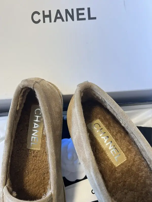 Chanel Лоферы на хутрі жіночі — Фото 4