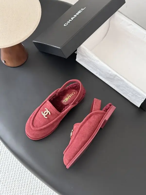 Chanel Лоферы на хутрі жіночі — Фото 4