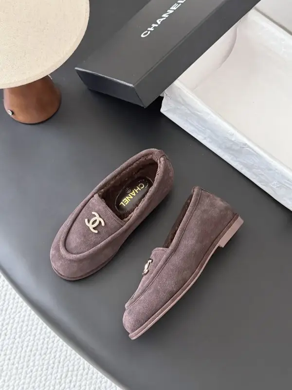 Chanel Лоферы на хутрі жіночі — Фото 4