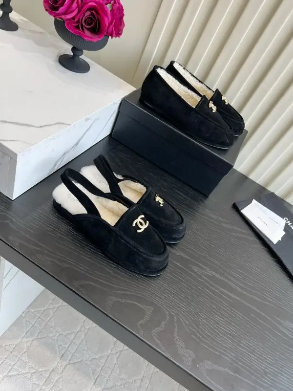 Chanel Лоферы на хутрі жіночі — Фото 4