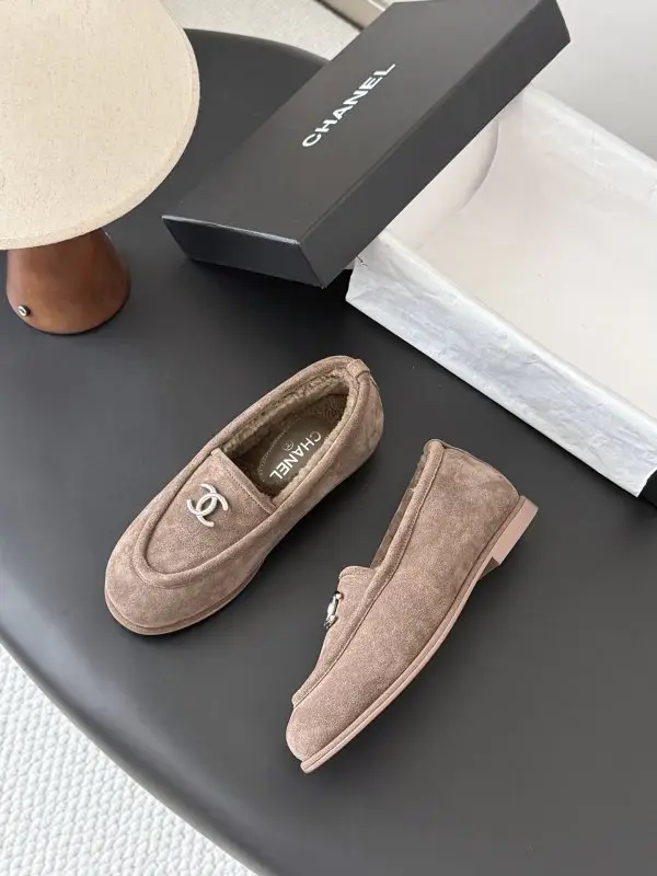 Chanel Лоферы на хутрі жіночі — Фото 4