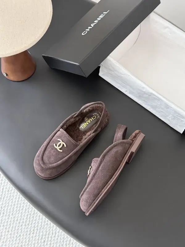 Chanel Лоферы на хутрі жіночі — Фото 4