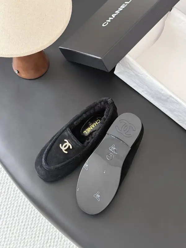 Chanel Лоферы на хутрі жіночі — Фото 5