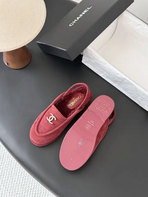 Chanel Лоферы на хутрі жіночі — Фото 5