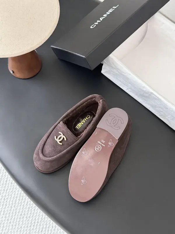 Chanel Лоферы на хутрі жіночі — Фото 5