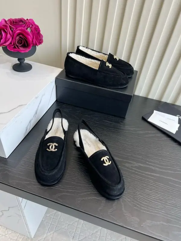 Chanel Лоферы на хутрі жіночі — Фото 5