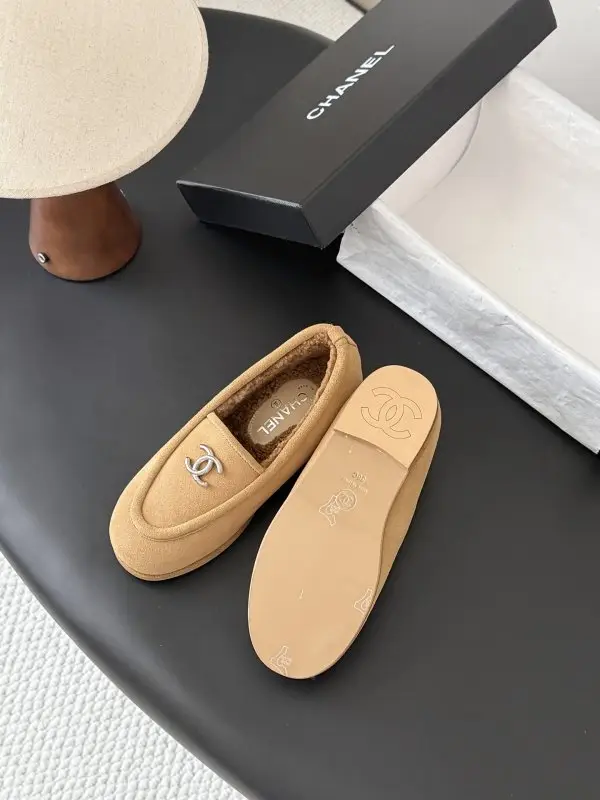 Chanel Лоферы на хутрі жіночі — Фото 5