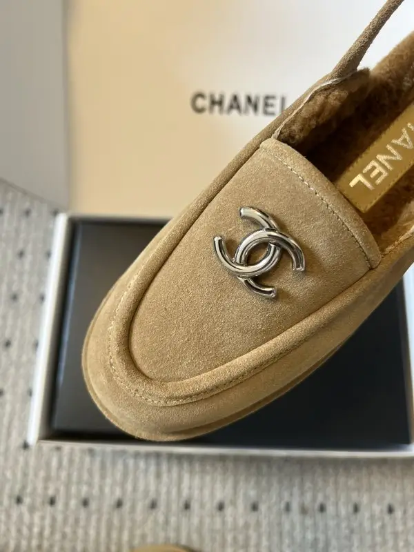 Chanel Лоферы on fur women's — Photo 5